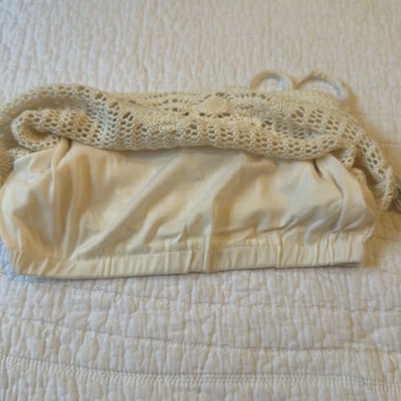 Abercrombie & Fitch beige cropped top size small. - Picture 4 of 5